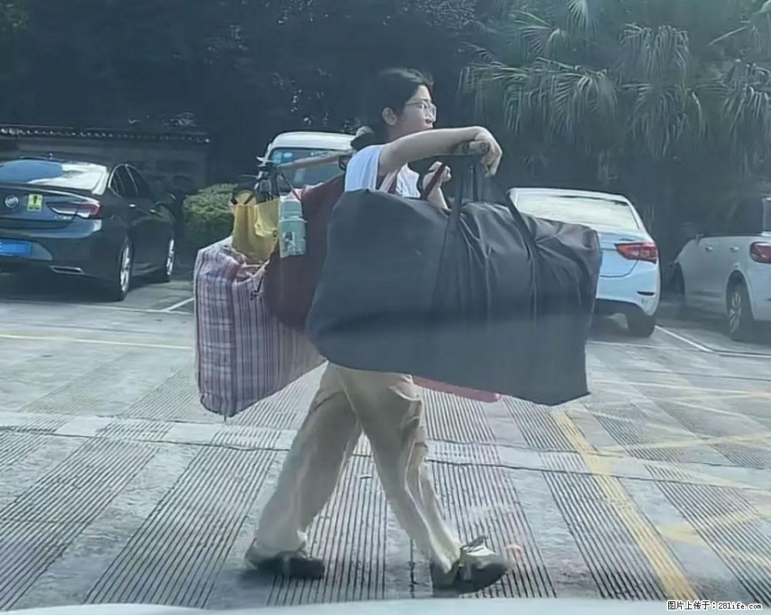 全网追的“扁担女孩”，找了一份暑假工，时薪12元 - 三明生活资讯 - 三明28生活网 sm.28life.com