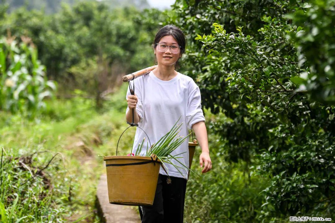 全网追的“扁担女孩”，找了一份暑假工，时薪12元 - 三明生活资讯 - 三明28生活网 sm.28life.com